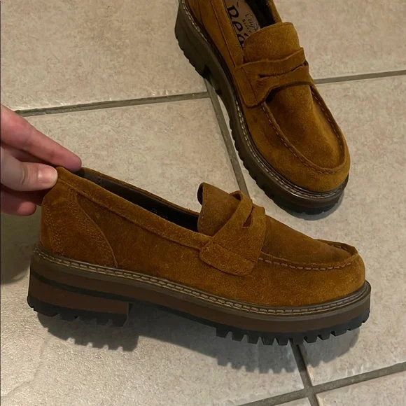 L.L. Bean vertigrip loafers Suede Moccasin Stitching size 6.5